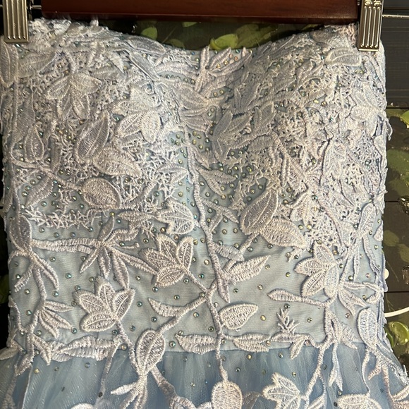 SALE🎉. Amelia Couture short formal - Picture 5 of 10